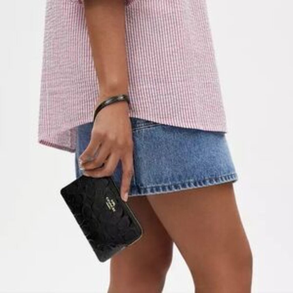 Corner Zip Wristlet In Signature Leather